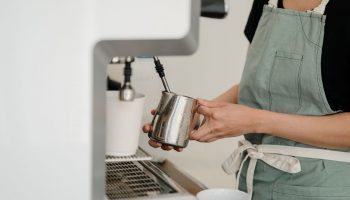 HOW TO CLEAN AND MAINTAIN YOUR ESPRESSO MACHINE