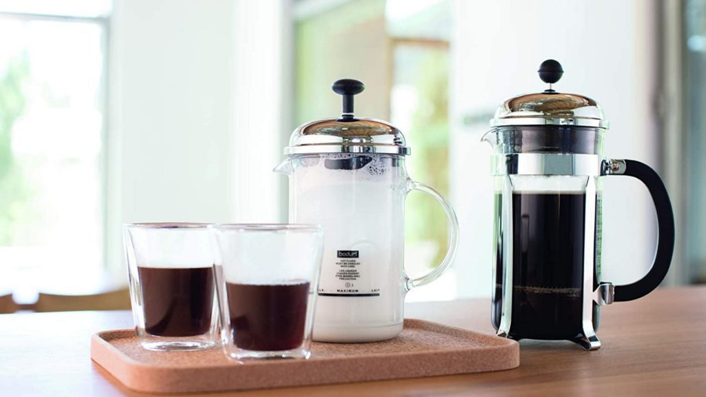 how does a French press coffee maker work